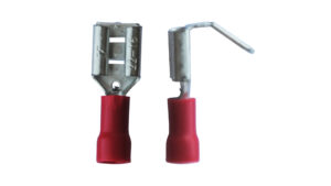 Conector a presión, incluido conector de lengüeta