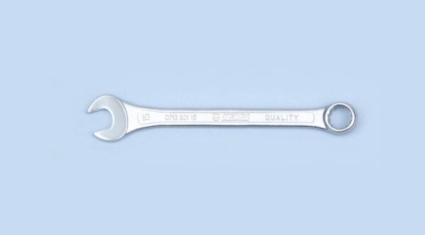 071330118 Llave combinada corta